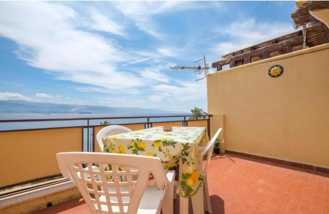 Blue Eden Strait Appartement Messina Italië