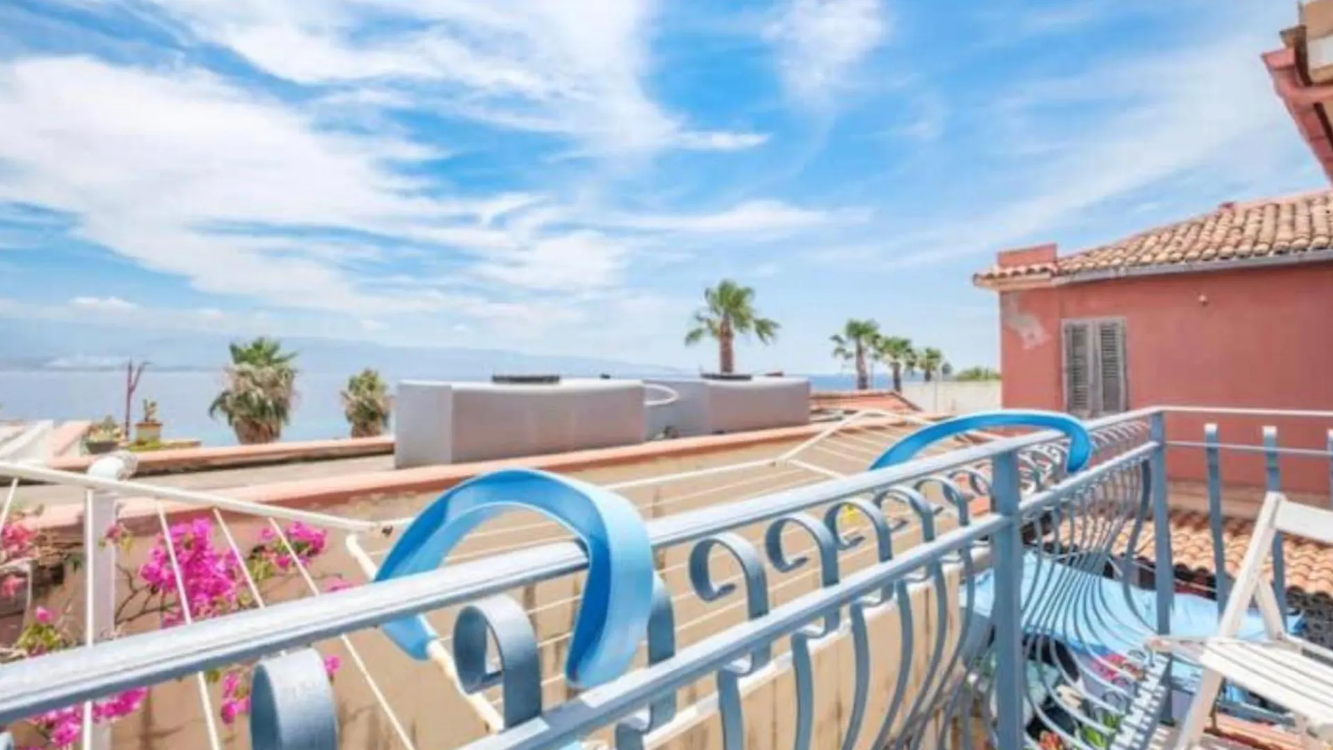 Blue Eden Strait Apartment Messina Italy