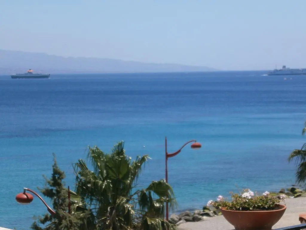 Blue Eden Strait Appartement Messina
