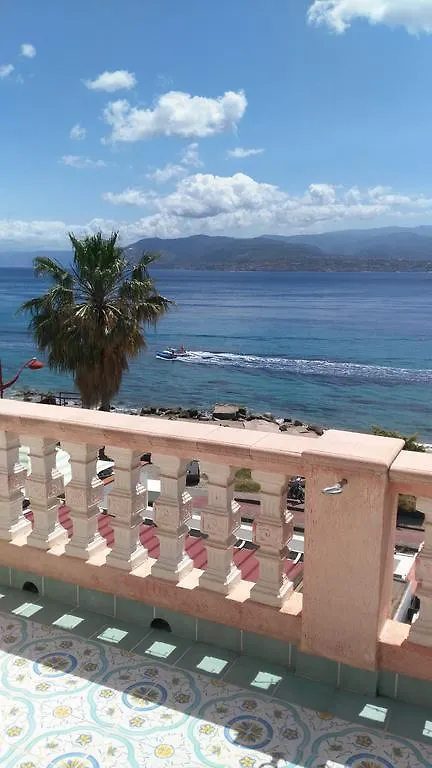 Blue Eden Strait Appartement Messina Italië